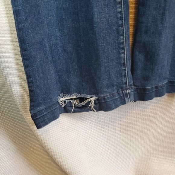 7 For All Mankind Womens Sz 32 Dojo Flare Leg Jeans Y2K 90s denim distressed - Picture 5 of 12